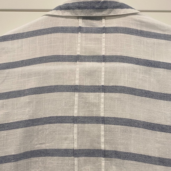 Dex Linen Blouse - Like New - Picture 8 of 8